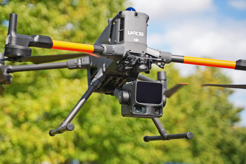 DJI Matrice 400 im Flug mit L3 Laserscanner
