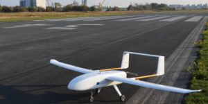 UAV Drohne auf Landebahn